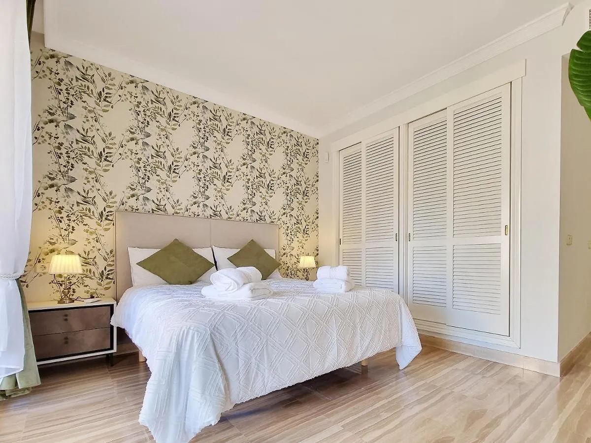 Luxury Hacienda Playa Apartment Marbella 0*,